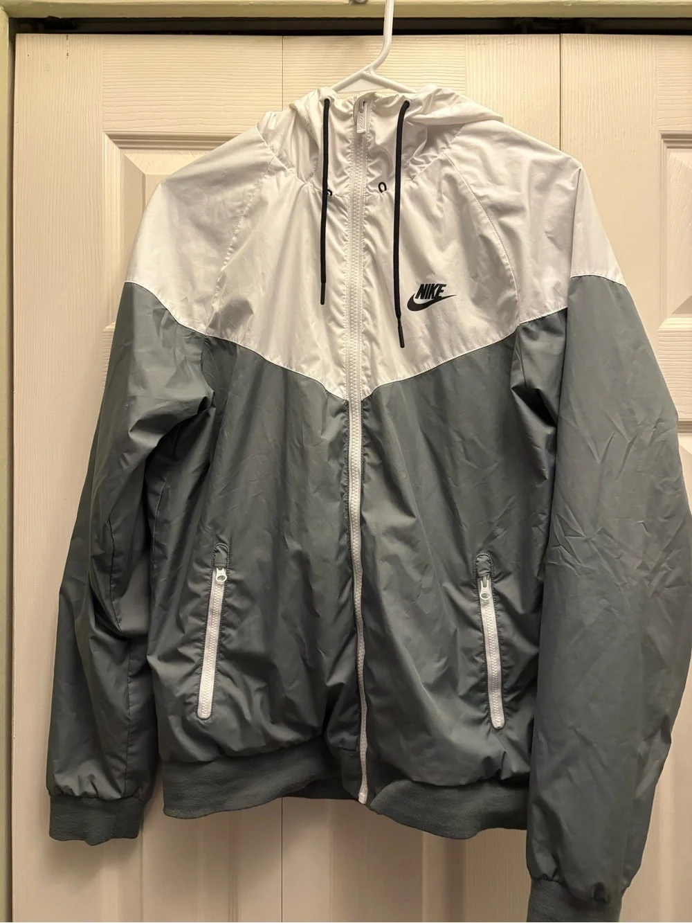 Nike Men's White and Gray Windbreaker Jacket - Size Small